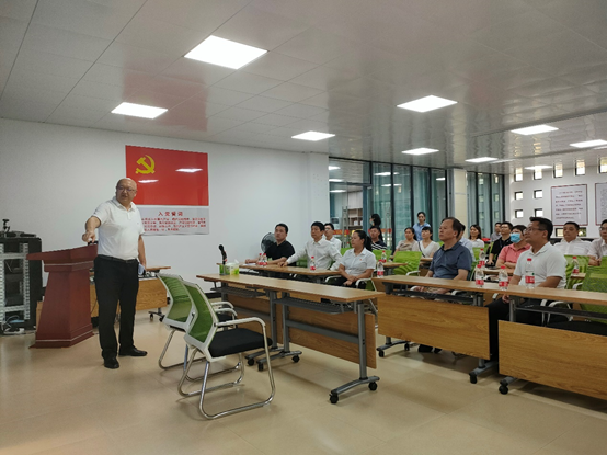 國務院國資委管理局張文宏書記一行蒞臨贛坊1969老舊小區調研