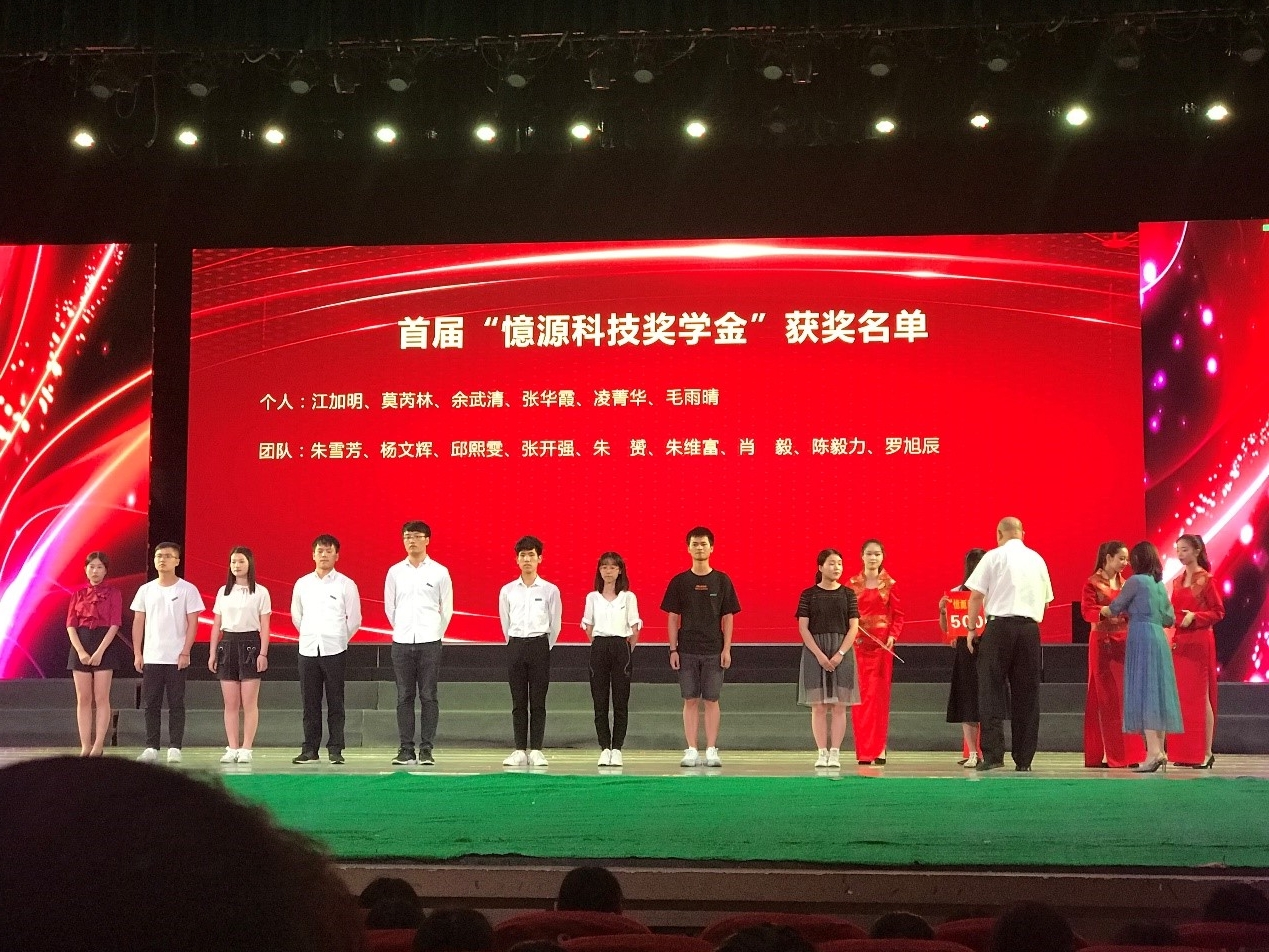 1652519617123758.jpg 1562235850844670.jpg