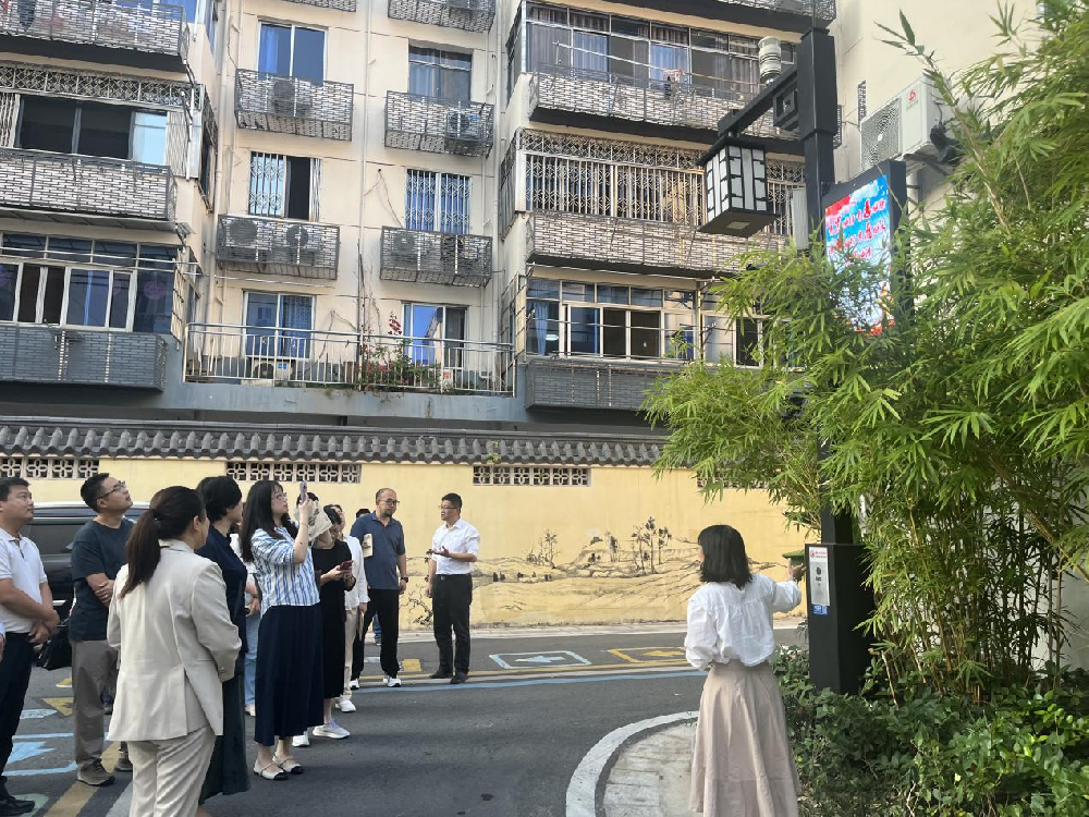 住建部調研組到紅環路社區調研考察